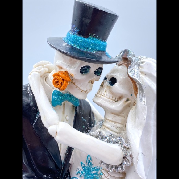 Source Unknown Other - Day of the Dead Wedding Skeleton Couple Bride and Groom Figurine - 12 inches